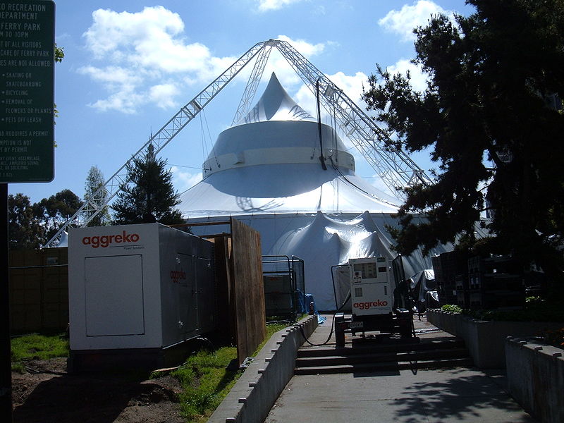 File:Set up for stage production of Peter Pan in SF 2010-04-13 11.JPG