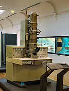 یک میکروسکوپ الکترونی ساخت زیمنس در موزه