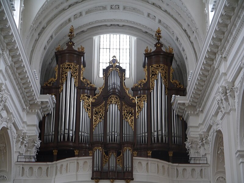 File:Solothurn Kathedrale St. Urs Innen Orgel.JPG