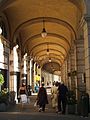 Il porticato di via Filippo Turati, realizzato nel 1865 con la demolizione della Ripa di Coltelleria del XII secolo (la parte a levante dei portici di Sottoripa)