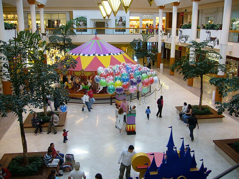 File:South Coast Plaza (2013) 17.JPG - Wikimedia Commons