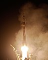 A Soyuz parte de Baikonur na noite de 15 de dezembro de 2010.