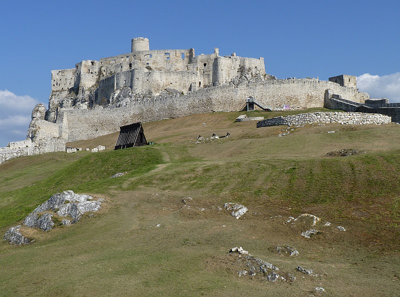 File:Spišský hrad, okres Spišská Nová Ves - podhradí (8).JPG