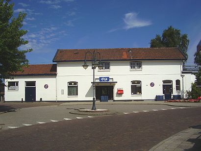 Hoe gaan naar Station Holten met het openbaar vervoer - Over de plek