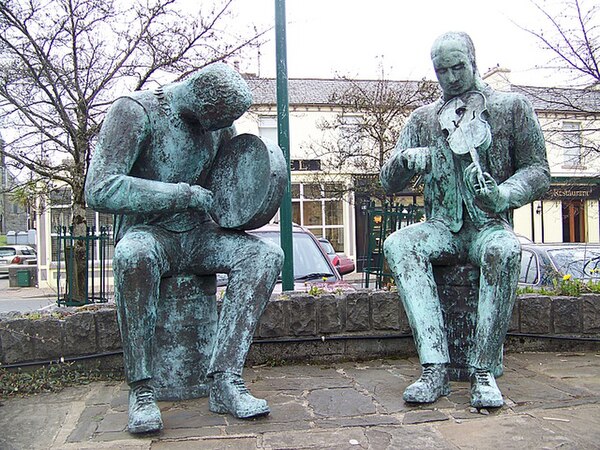 Statues of traditional musicians, Lisdoonvarna