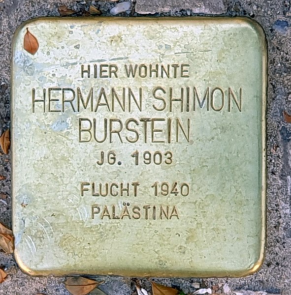 File:Stolperstein Wisbyer Str 11C (Prenz) Hermann Shimon Burstein.jpg