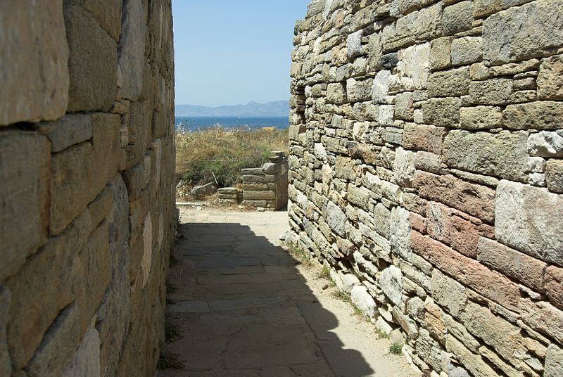 File:Street Theater District Delos, above to the House of Trident 102270.jpg