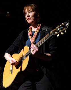 Suzanne Vega: Album, Koncerter i Danmark, Referencer