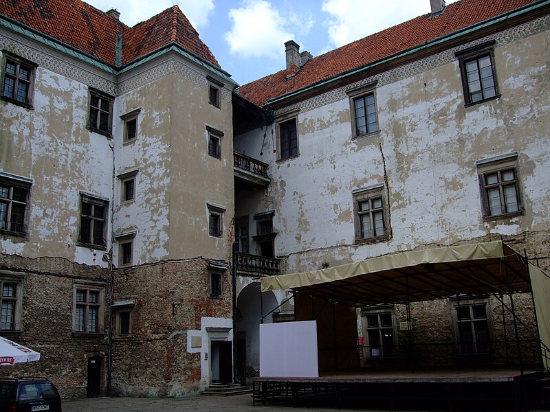 File:Szydłowiec zamek 45.JPG