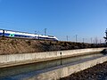 Français : TGV Duplex circulant sur la LGV Sud-Est en longeant le Canal de Marseille