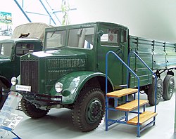 Tatra 85