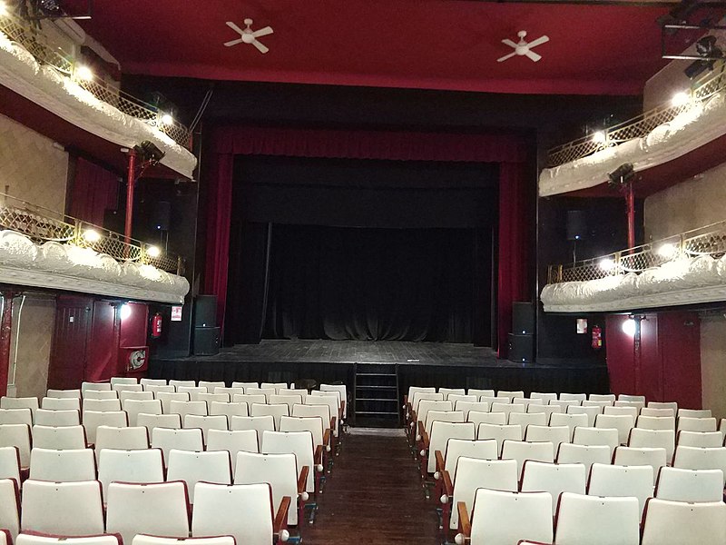 File:Teatre El Círcol Badalona.jpg