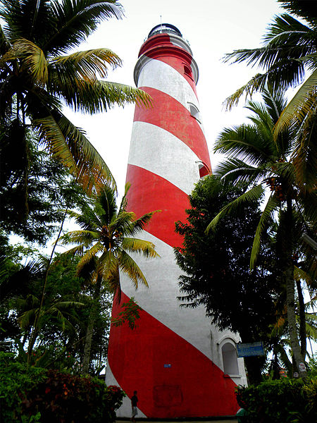 File:Thangassery Light House, Kollam.jpg