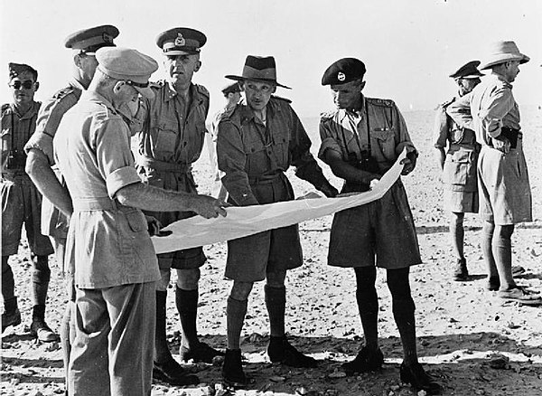 Lieutenant-Generals Bernard Montgomery, the new commander of the Eighth Army, and Brian Horrocks, the new GOC XIII Corps, discussing troop disposition