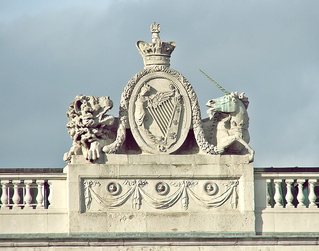 File:The Custom House Dublin Crest Irish Harp.jpg