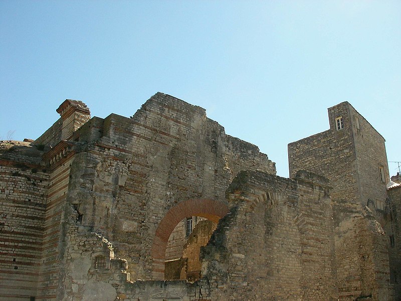 File:Thermes de Constantin (Arles).jpg