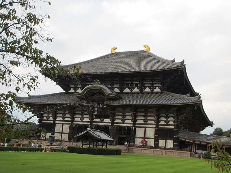 File:Todai-ji Daibutsu-den Hall National Treasure 国宝東大寺大仏殿53.JPG