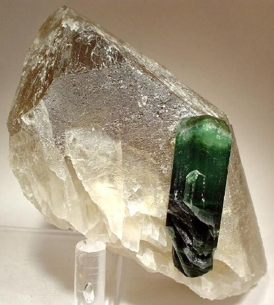 File:Tourmaline-Quartz-49325.jpg