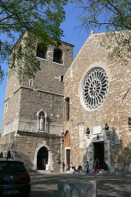 Catedral de Trieste - Fassade 1 Campanile.jpg