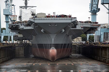 Tập_tin:USS_Gerald_R._Ford_(CVN-78)_in_dry_dock_front_view_2013.JPG