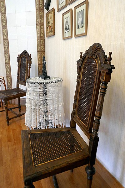 File:Valday Town Museum-Furniture (3).jpg