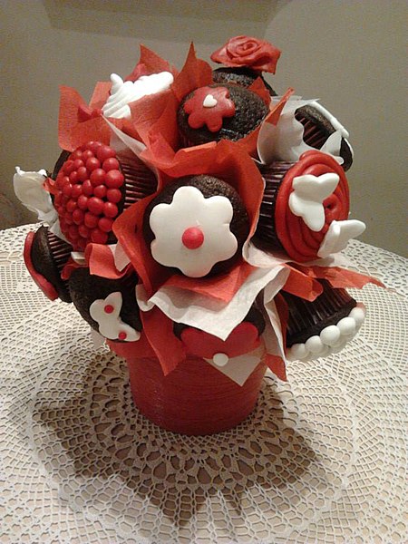 File:Valentine's day cupcakes.jpg