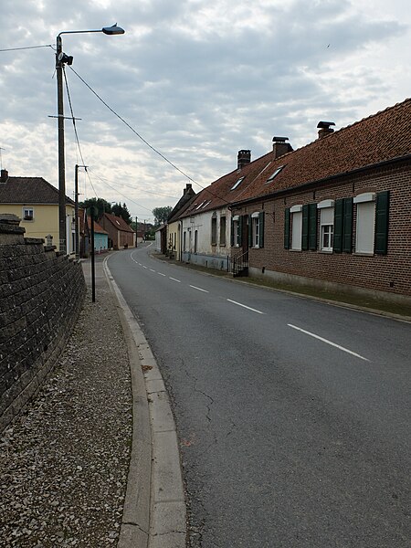 File:Verchocq - Rue.JPG