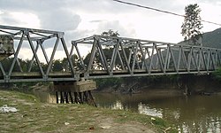 Wamena yakınlarındaki Baliem Nehri üzerindeki köprü
