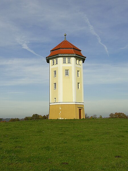 File:Wasserturm bei Hohenstadt.JPG