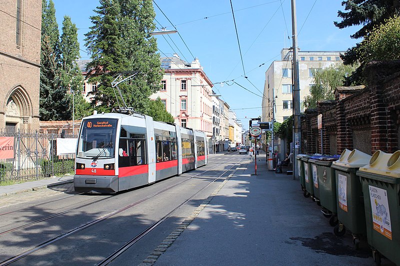 File:Wien-wiener-linien-ein-wegen-1102347.jpg