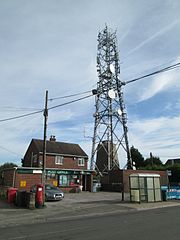 Yel değirmeni ve telekomünikasyon kulesi, Werrington 2.jpg