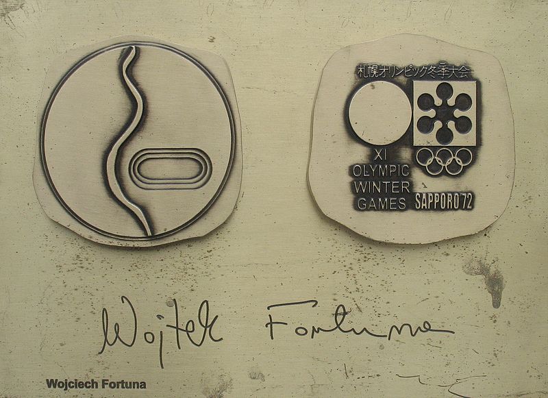 File:Wojciech Fortuna medal & autograph.jpg