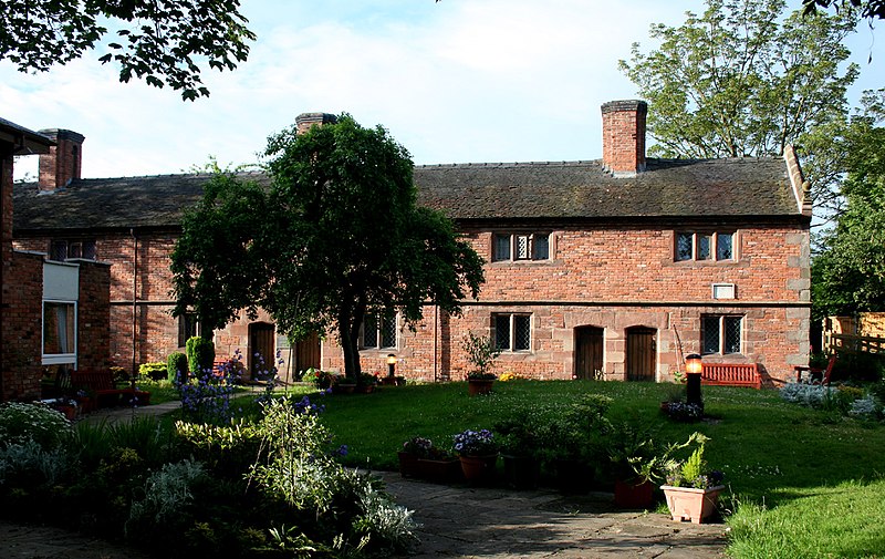 File:Wrights Almshouses, Nantwich2.jpg