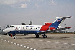 Yak-40 des Forces aériennes serbes.