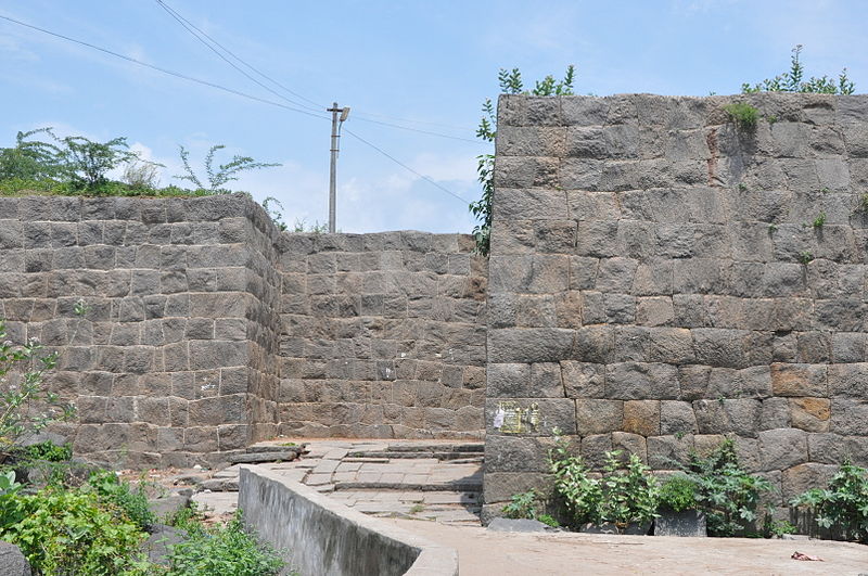 File:"An Entrance of Fort of Attur".JPG