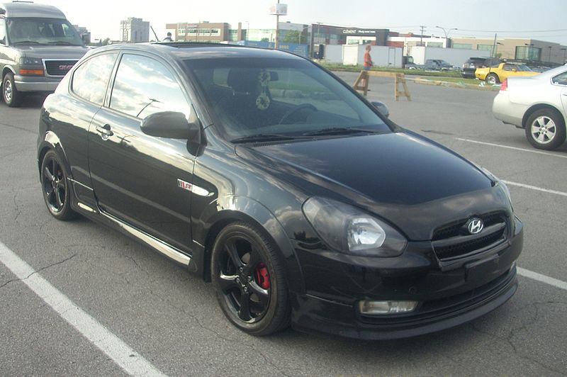 File:'07 Hyundai Accent SR (Les chauds vendredis '10).jpg