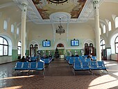 Stazione ferroviaria di Vladivostok Waiting room.JPG