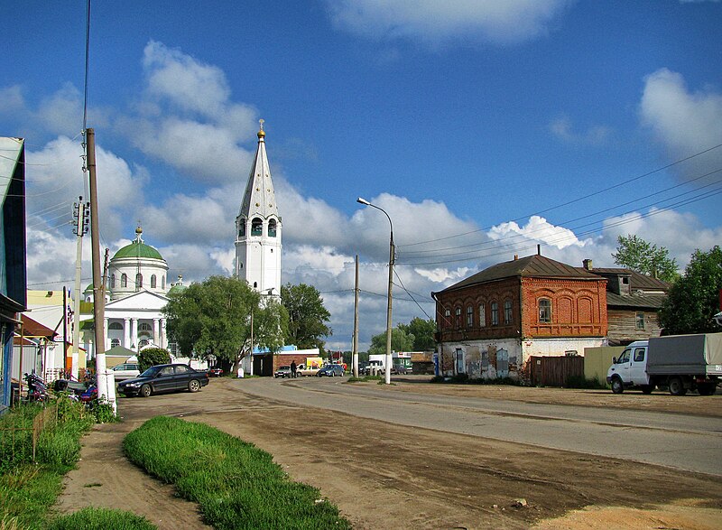 File:Выездное. Вид на Смоленскую церковь - panoramio.jpg