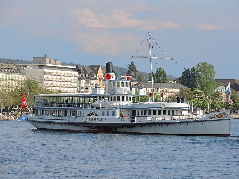 File:100 Jahre Dampfschiff 'Stadt Rapperswil' - Tag der offenen Dampfschiff-Türe am Bürkliplatz - Alpenquai 2014-04-26 17-48-29 (P7700).JPG