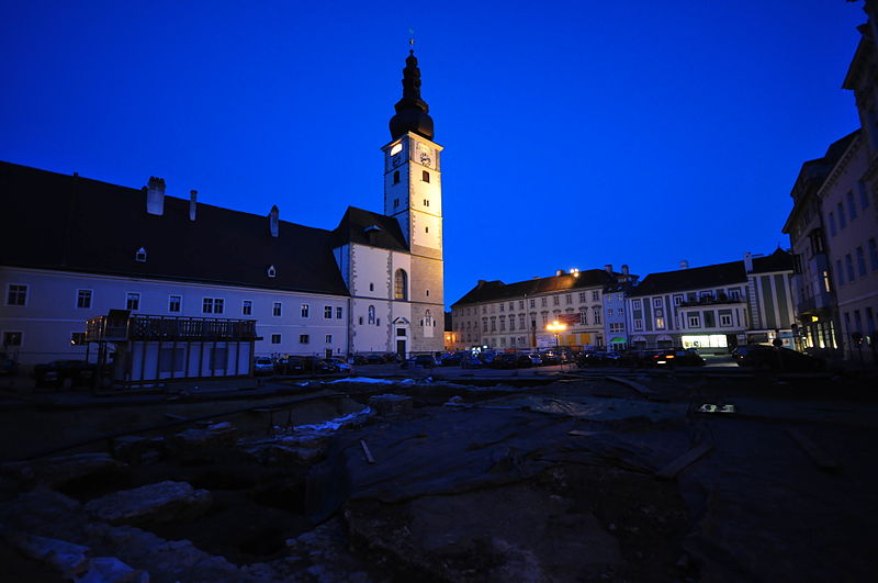 File:13-04-13-st-poelten-domplatz-318.jpg