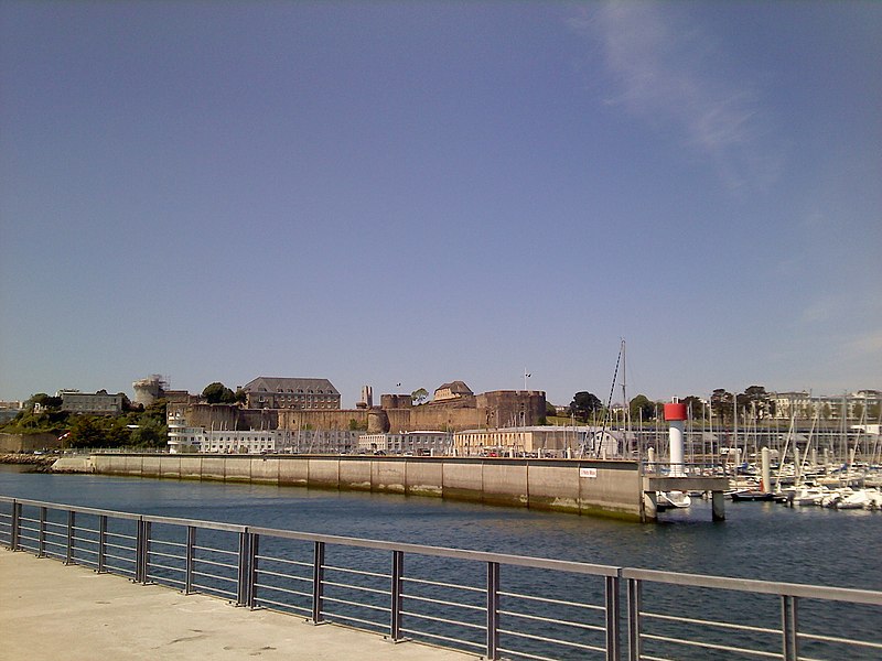 File:135 Quai Eric Tabarly, 29200 Brest, France - panoramio.jpg