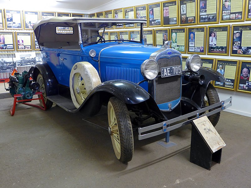 File:1930 Ford Model A, National Road Transport Hall of Fame, 2015.JPG