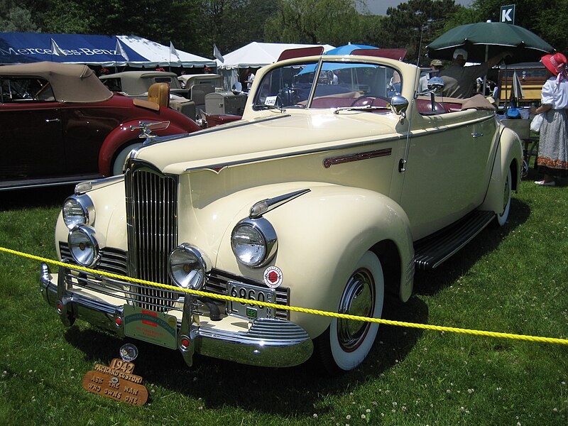 Der Packard Six  800px-1942_Packard_110