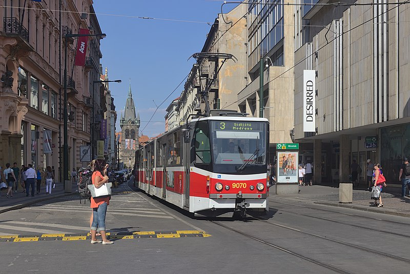 File:2018-08-17 CZ Praha 01, Jindřišská @ Václavské náměstí, KT8D5R.N2P 9070 linka 3 (50305853407).jpg