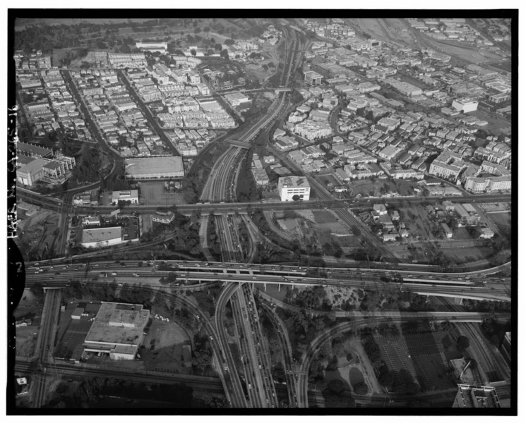 File:AERIAL VIEW OF FOUR LEVEL INTERCHANGE OF ARROYO SECO PARKWAY AND HIGHWAY 101. LOOKING NE. - Arroyo Seco Parkway, Los Angeles to Pasadena, Los Angeles, Los Angeles County, CA HAER CAL,19-LOSAN,83-16.tif