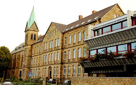 Angelaschule Osnabrück, an der Bramstraße liegender Teil des Klostertraktes