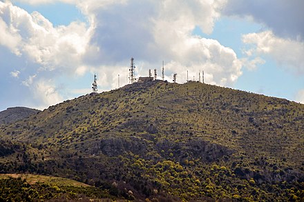 The mountaintop above Doliana reaches almost 1.400 meters and is used by telecommunications providers