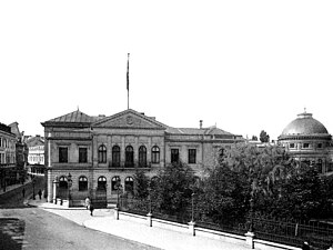 The Golescu mansion around the start of the 20th century Antoniu - Palatul Regal.jpg