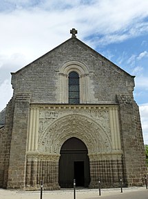 Argenton-Château Eglise Saint-Gilles extérieur.JPG
