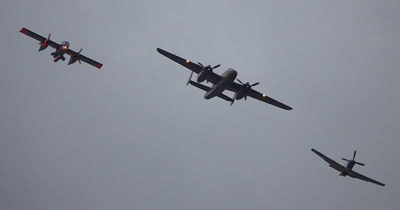 File:B-25 Mitchell, P51 Mustang & Bronco 2 (29426836121).jpg